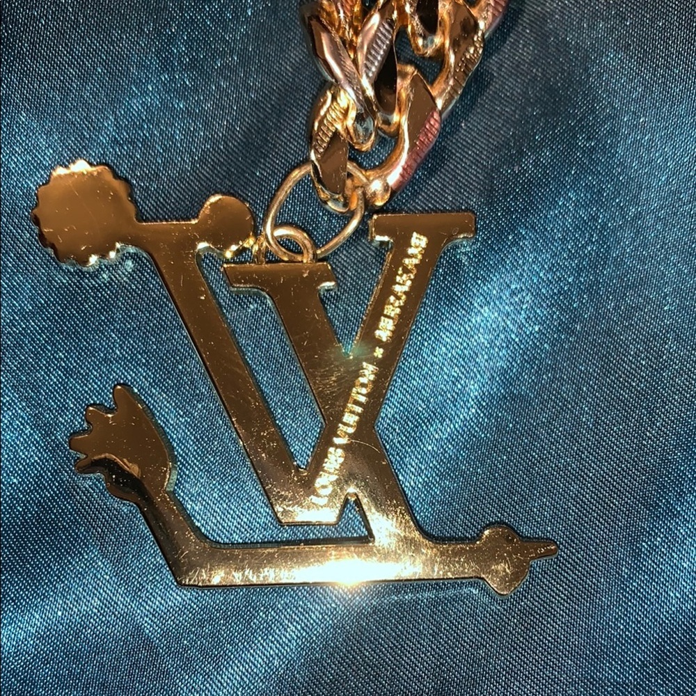 Uber Rare Louis Vuitton Stamped Takashi Murakami Pendant w/generic Chain - Picture 4 of 7